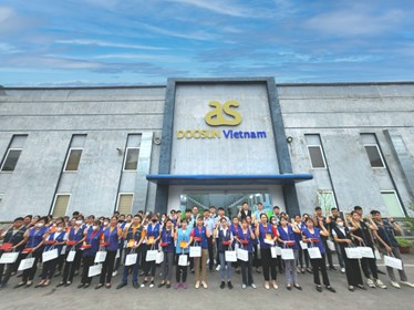 헌신을 기리며 – 10년의 여정을 함께한 임직원 포상 행사 2 10 y 2